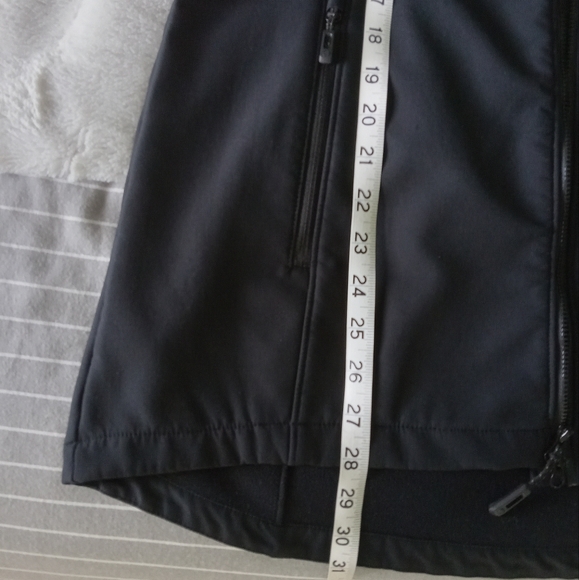 WindRiver Women's Softshell Jacket - Picture 5 of 5